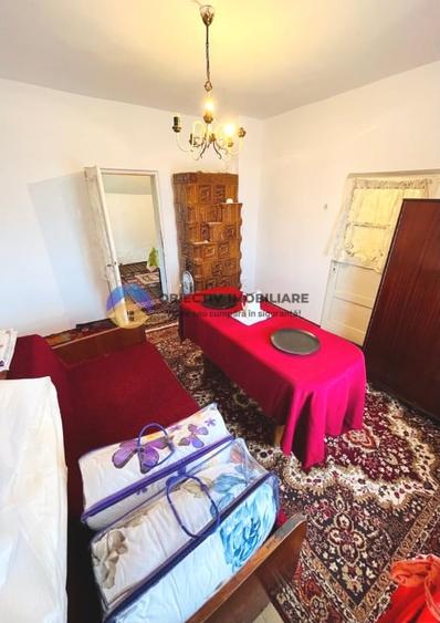 2 CASE de POVESTE intr-o zona linistita + teren 3600 mp - COSTIȘA - 10