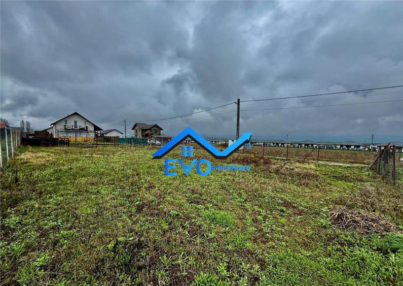 Teren de , intravilan, 401 mp, deschidere 24ml, Vorovesti, S - 3