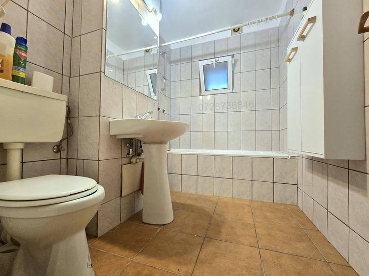 Metrou Piata Unirii -Bulevardul Coposu, 5 camere, 117 mp, bloc 1990 - 9