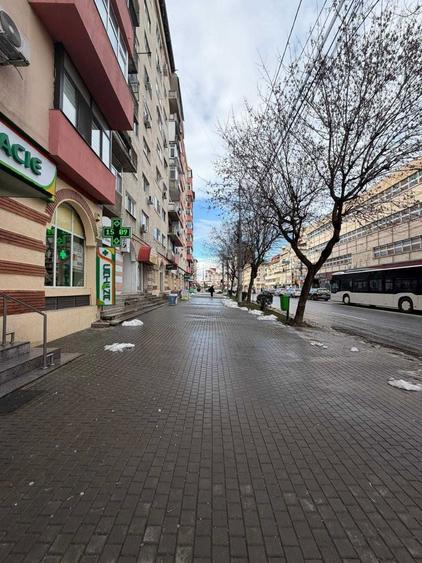 De vanzare apartament cu 3 camere mobilat in centrul Municipiului Targoviste - 115.000 euro - 2