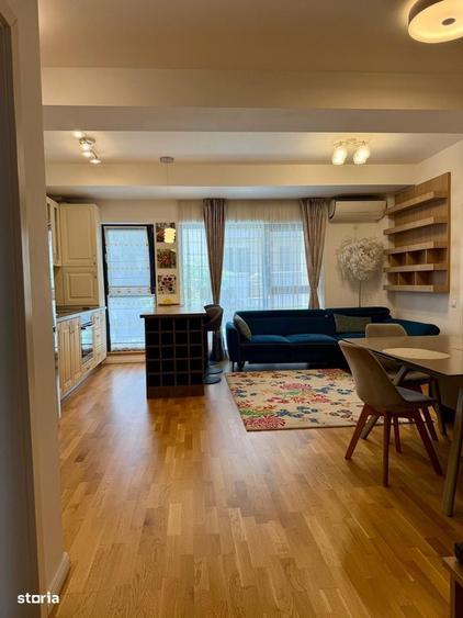 Apartament cu 3 camere semidecomandat, mobilat în 13 Septembrie