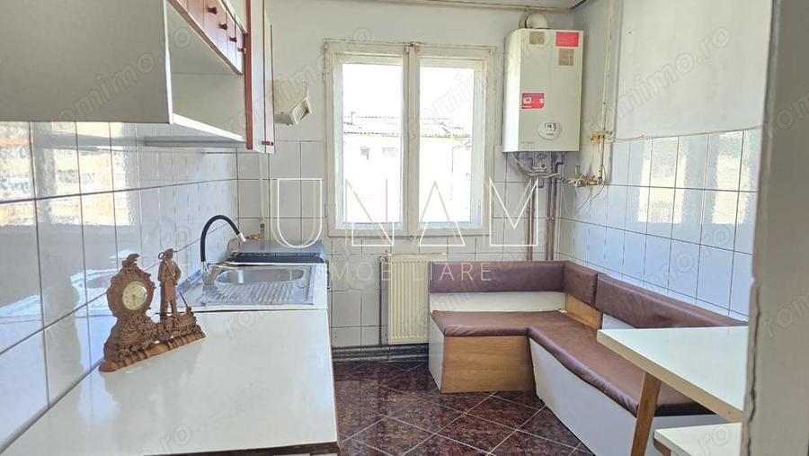 Apartament 41 mp, decomandat, centrala proprie zona Lunca, pret atractiv - 7