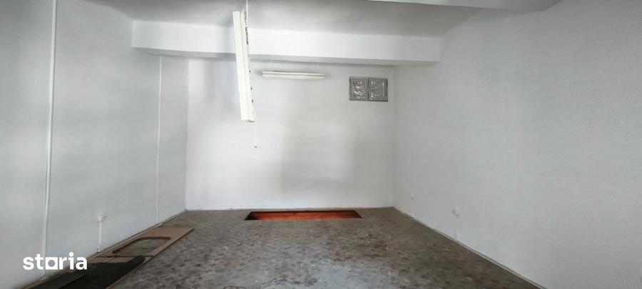 Spatiu comercial 70 mp, Curtea PETRY, parcare privata - 12