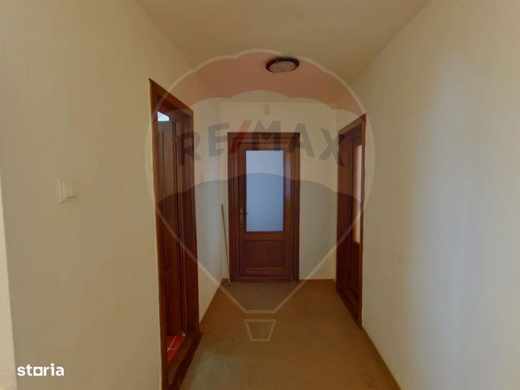 Casa / Vila cu 8 camere de vanzare - 5