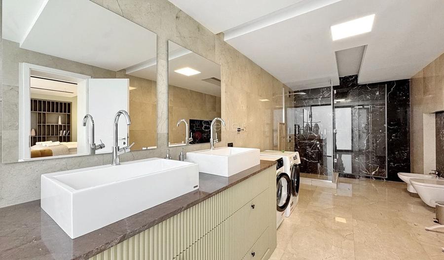 Apartament cu 3 camere decomandat, mobilat în Poiana Brașov