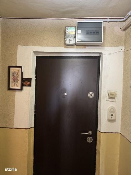 Apartament cu 3 camere semidecomandat în Exterior Vest