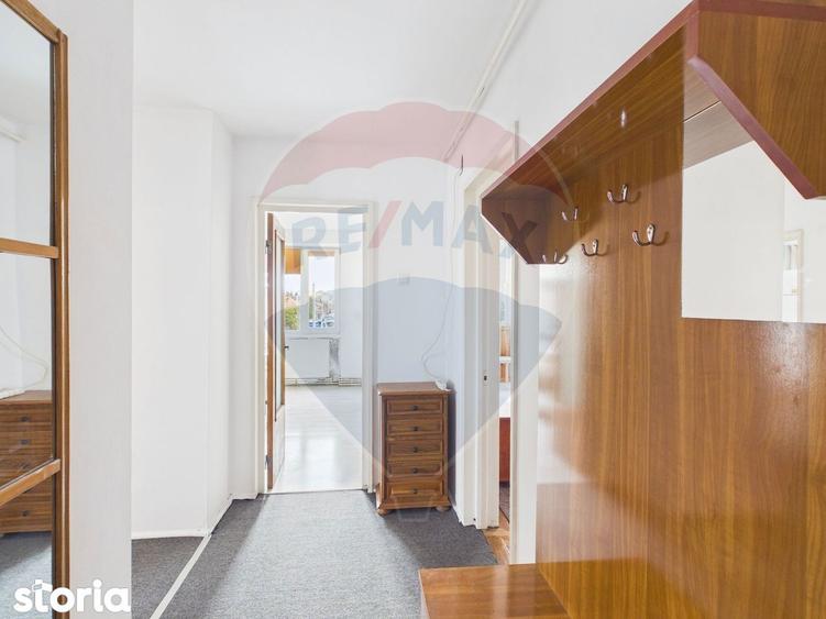Apartament cu 3 camere, mobilat în Central