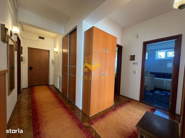 Apartament cu 3 camere decomandat în Hașdeu