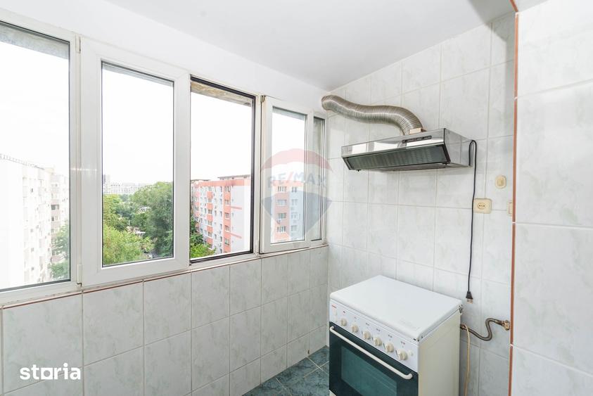 Apartament cu 3 camere decomandat în Crângași
