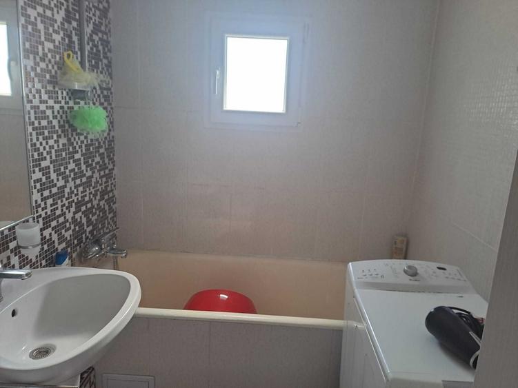 Apartament cu 2 camere decomandat în Intim