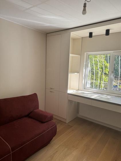 Apartament cu 3 camere decomandat în Exterior Vest