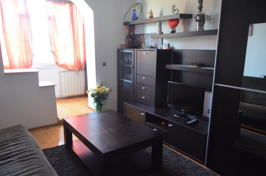 Apartament cu doua camere situat in  Predeal,renovat ,mobilat si utilat, - 2
