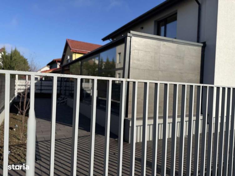 Casă cu 7 camere semidecomandat cu Teren 450 Mp în Central