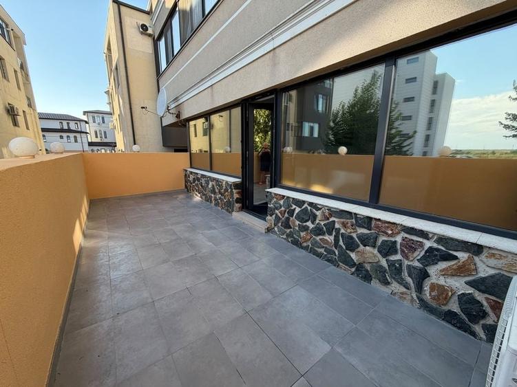 Apartament cu 3 camere semidecomandat în Tomis Plus