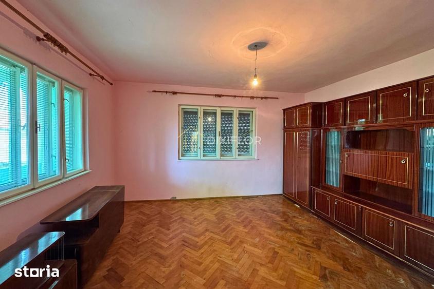 Casă cu 3 camere decomandat cu Teren 2000 Mp în Șieu