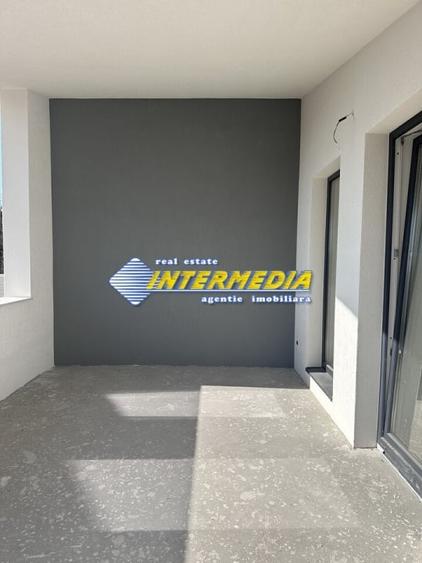 Casă individuală cu 4 camere cu Canalizare în Cetate