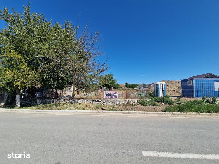 Teren de 858 mp, în Corbu