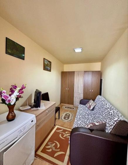 Apartament cu 3 camere semidecomandat în Central
