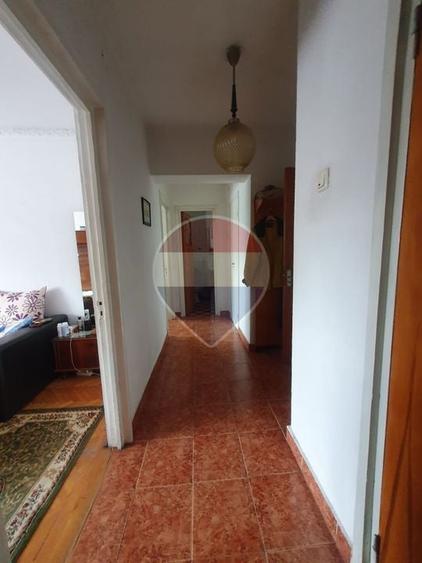 Apartament cu 4 camere decomandat, mobilat în Eminescu