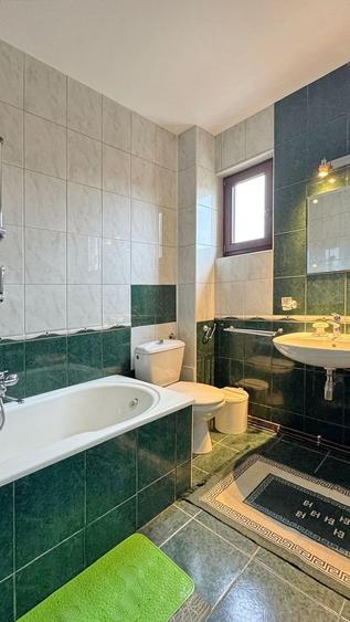 Duplex cu 5 camere cu Canalizare în Brașovul Vechi