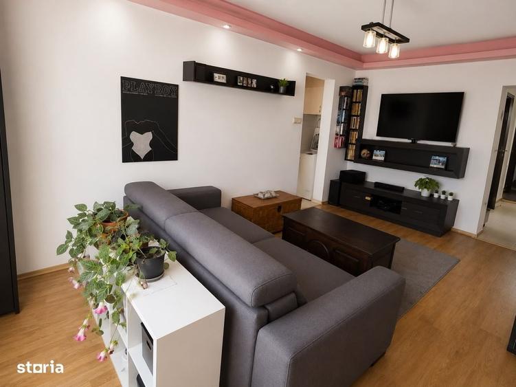 Apartament cu 4 camere semidecomandat în Berceni