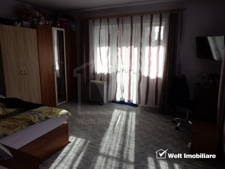 Casă individuală cu 6 camere cu Canalizare în Mănăștur