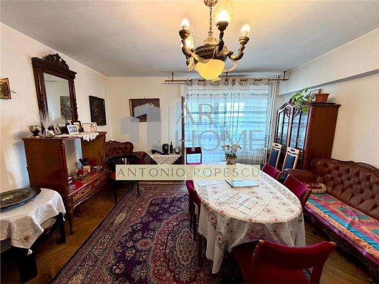 Apartament cu 4 camere decomandat în Ultracentral