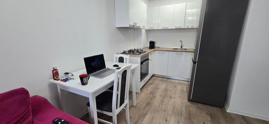 Apartament cu 2 camere decomandat, mobilat în Est
