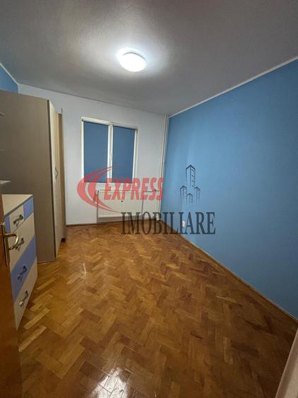 Apartament cu 3 camere decomandat în Titan