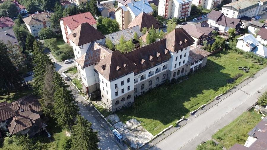 Birou, de 7,700 mp, în Cezar Petrescu
