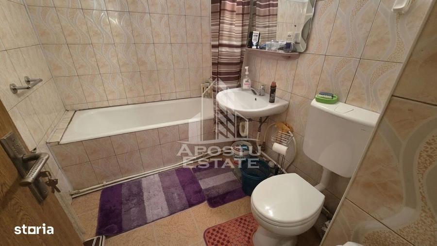 Apartament cu 4 camere decomandat în Rișca