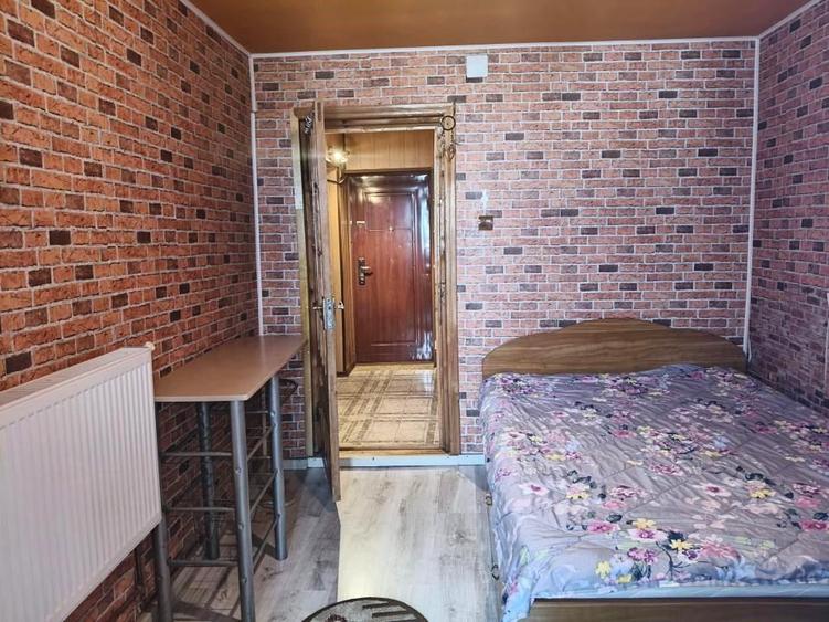 Apartament cu 4 camere decomandat în Viziru 3