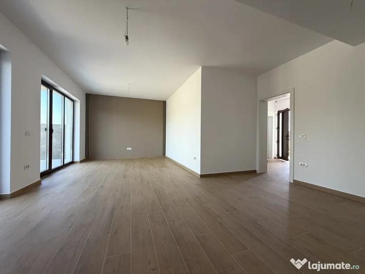 Casă cu 4 camere cu Teren 350 Mp în Covaci