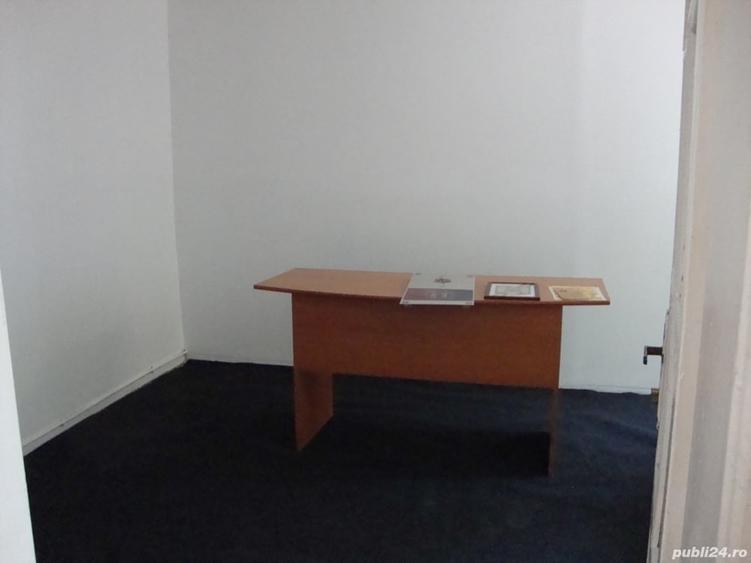 Casă cu 7 camere cu Teren 338 Mp în Central