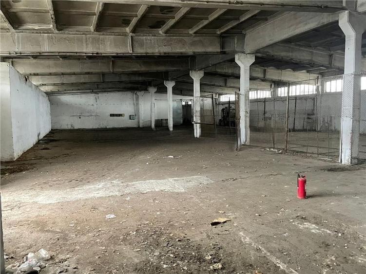 Spațiu industrial, de 25,831 mp, în Periș