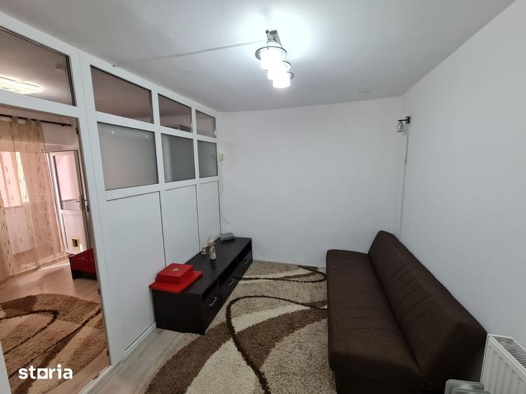 Garsonieră decomandată în 13 Septembrie