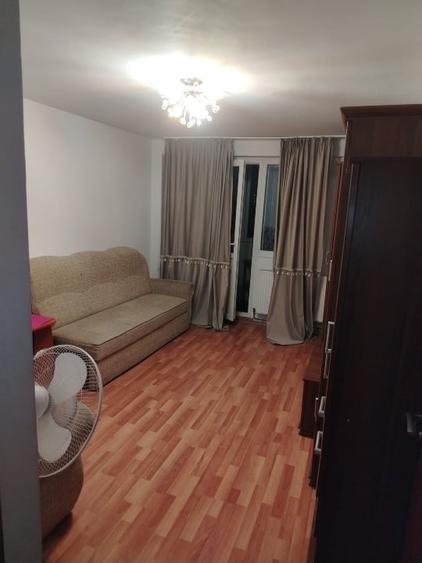 Apartament cu 2 camere nedecomandat, mobilat în Titan