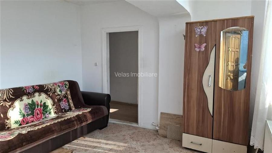 Garsoniera spatioasa, et 4, CT, Scoala nr 3