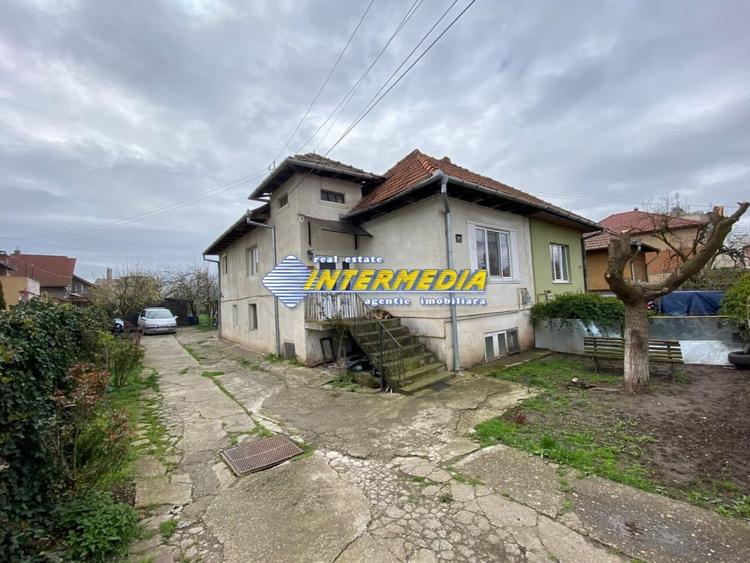 Vanzare Casa 5 camere Nefinisata cu 930 mp teren strada asfaltata CETATE - 1