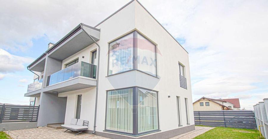 Locuie?te intr-un peisaj de poveste Vila moderna ... - 1