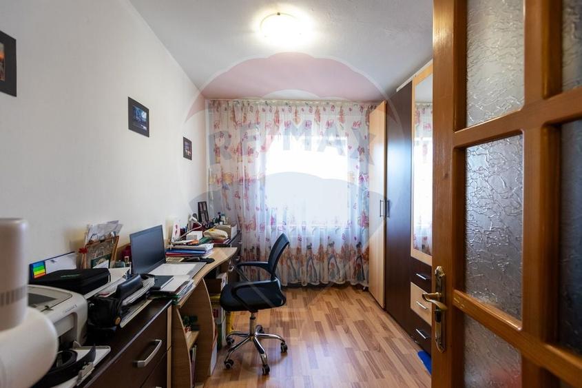 Apartament de vanzare cu 4 camere decomandat, Aleea Ghioceilor - 9