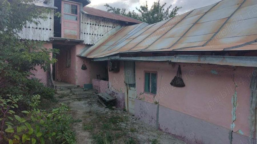 Casa batraneasca cu teren arabil si padure - 3