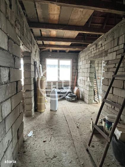 Casa de vanzare D+P+E+M cu 5 camere in Livada De Bihor - 4