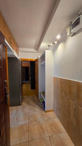Apartament cu 2 camere semidecomandat, mobilat în Craiovița Nouă