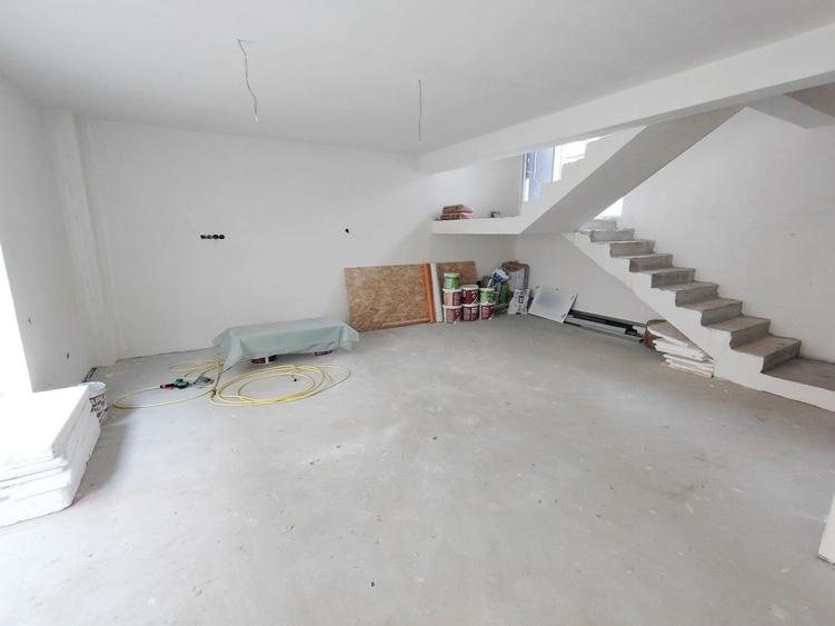 Casa cuplata, noua, intr-o zona de case- linistita,in Dambul Rotund - 3