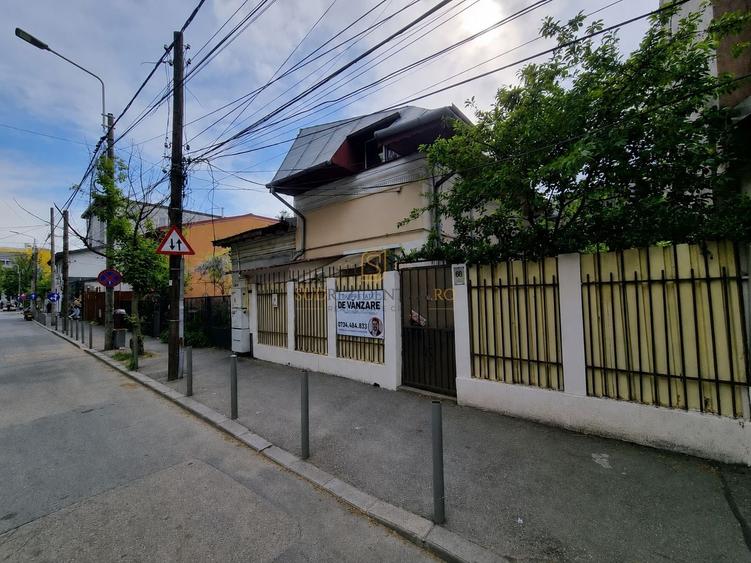 Casa spatioasa cu 7 camere, zona Bd. Brancoveanu, acces facil metrou - 1