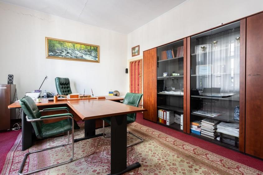 Vila 16 Camere de vanzare Unirii Primaria Sector 3 - 12