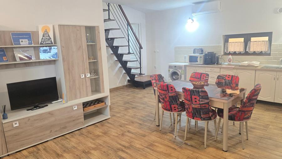 Inchiriez apartament in vila pe 2 nivele cu scara interioara in Deva, mobilat - 1