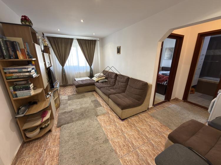 Apartament cu 4 camere decomandat, mobilat în Mărăști