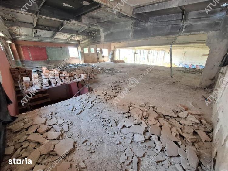 Spațiu comercial, de 500 mp, în Ștrand